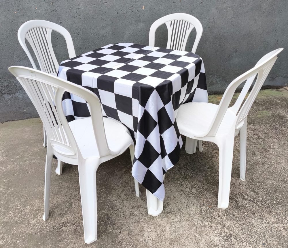 Toalha Quadrada Cetim Xadrez Preto e Branco